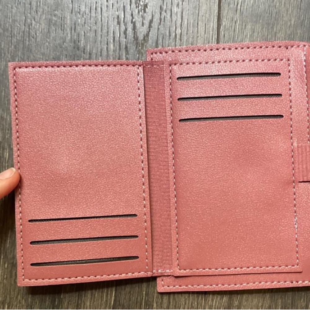 Pink Card Holder with Gold Button - Picture 2 of 2